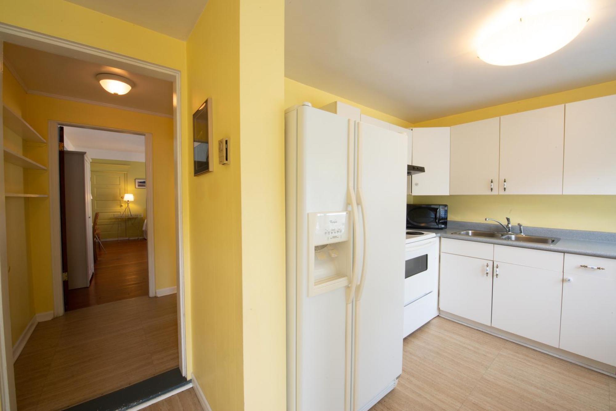 Ocean Island Garden Suites Victoria Pokoj fotografie