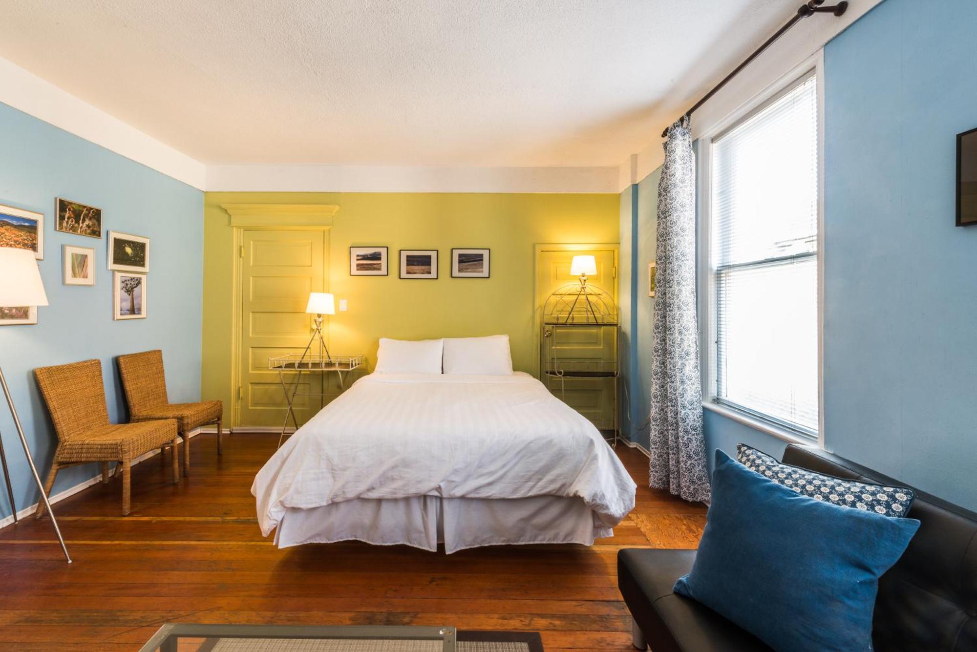 Ocean Island Garden Suites Victoria Pokoj fotografie